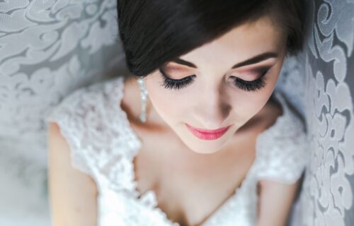 Morning portrait of a beautiful bride with great day light.